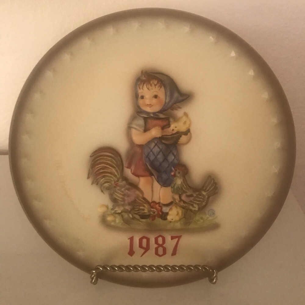 M. J. Hummel 17th Annual Plate 1987 *Goebel W. Germany 1984